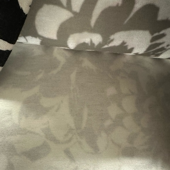 Floral Black and White Skirt - Picture 3 of 4